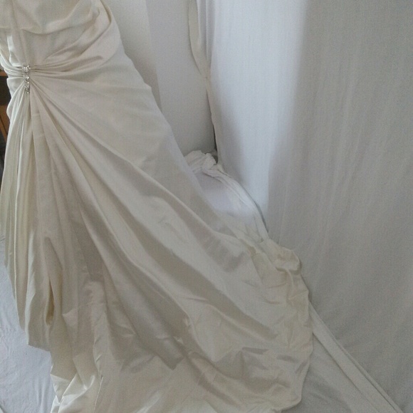 SALE! Sottero & Midgley ivory wedding gown size 10 - Picture 5 of 8